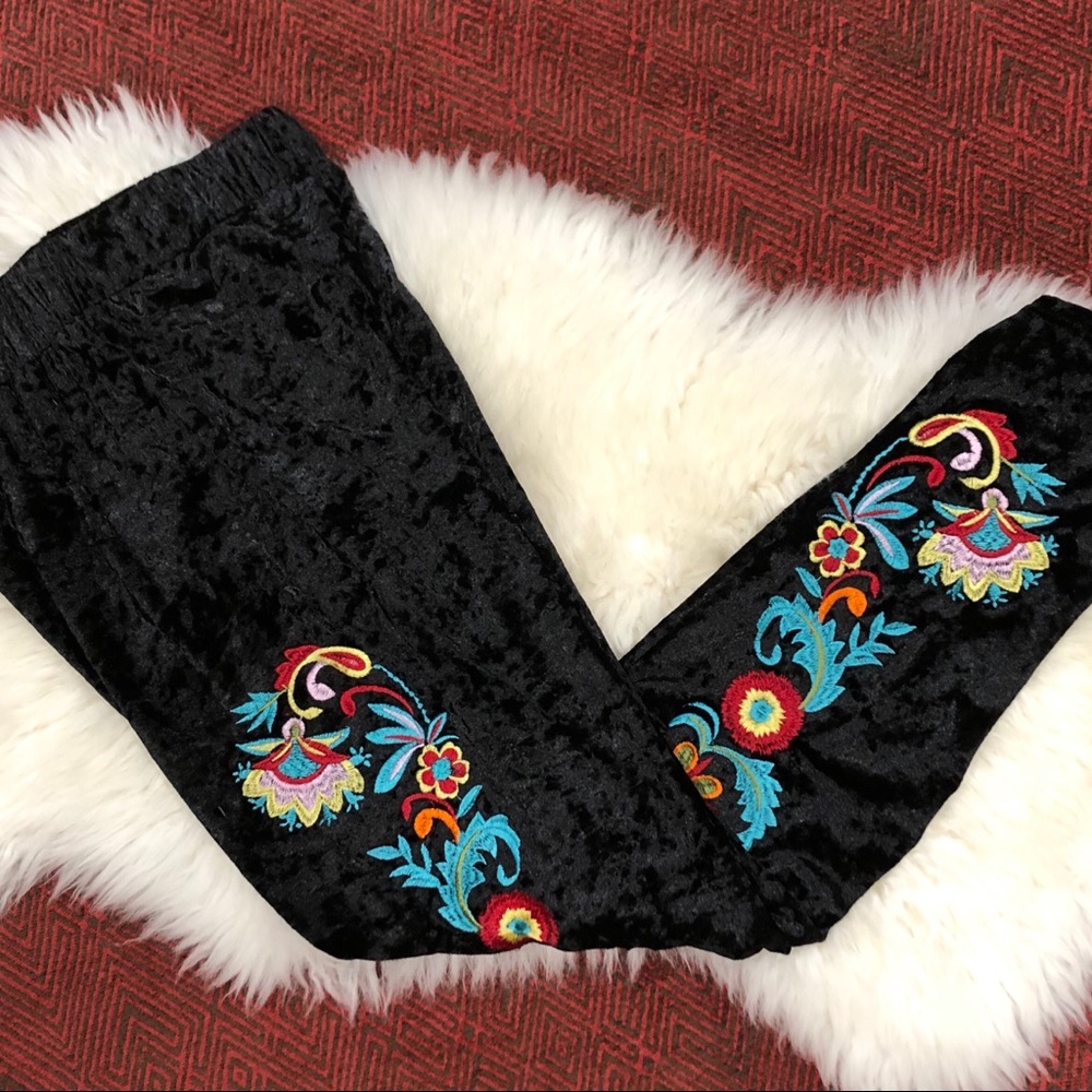 NWT embroidered crushed velvet leggings